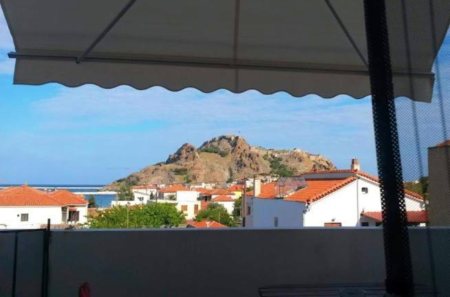 Kostas Studios Apartments - Ενοικιαζόμενα Δωμάτια Με Κουζινάκι Myrina Exterior foto