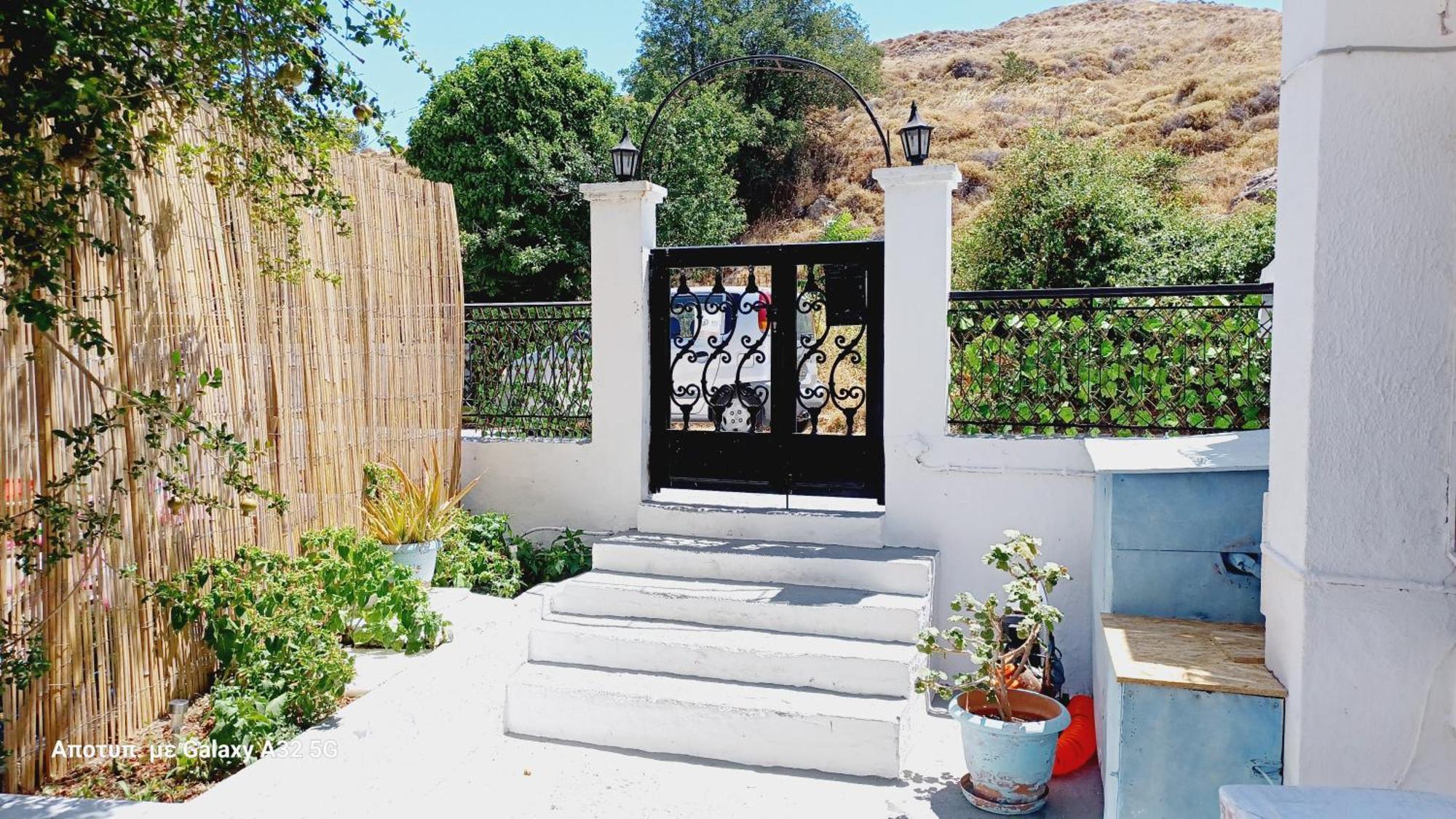 Kostas Studios Apartments - Ενοικιαζόμενα Δωμάτια Με Κουζινάκι Myrina Exterior foto