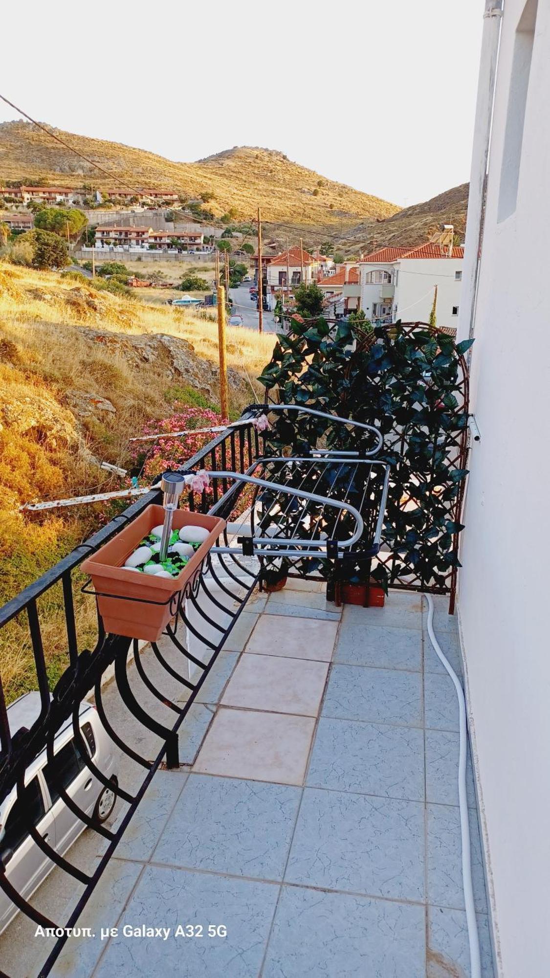 Kostas Studios Apartments - Ενοικιαζόμενα Δωμάτια Με Κουζινάκι Myrina Exterior foto